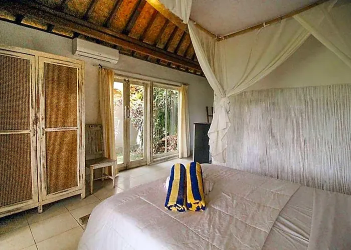 Cozy Superior With Pool Near Palace Residence Ubud (Bali)